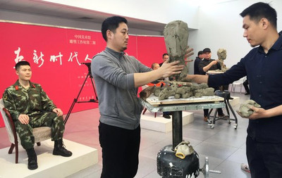 以塑像銘刻時(shí)代——中國美術(shù)館為新時(shí)代人物塑像的美術(shù)創(chuàng)作紀(jì)實(shí)